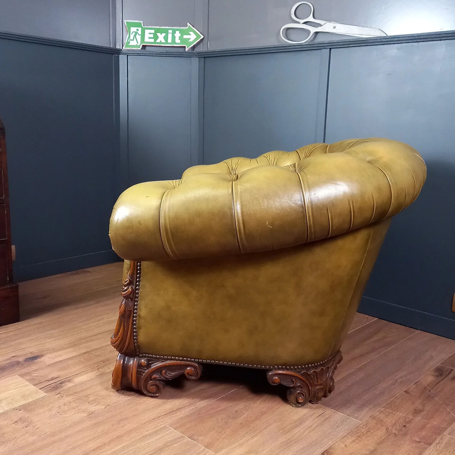 Chesterfield club armchair in baroque style