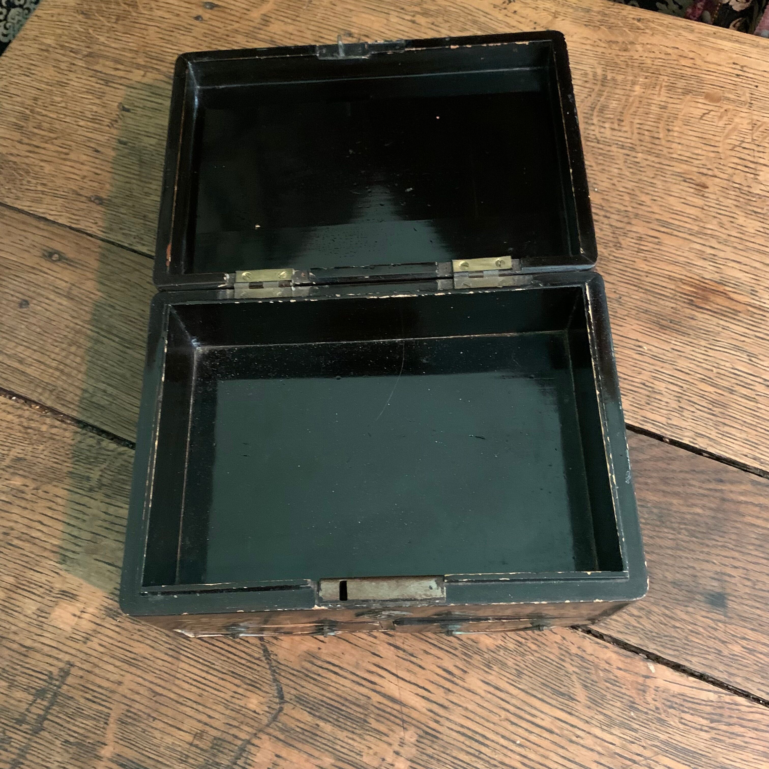 Jewelry box