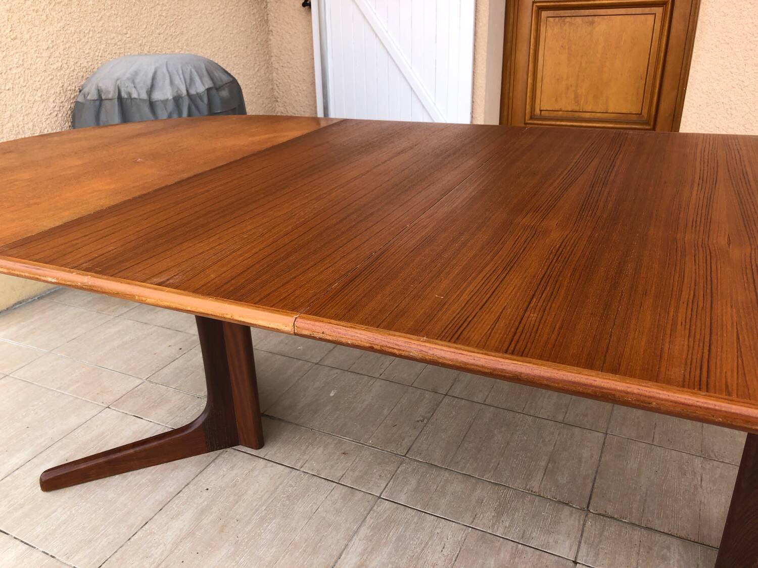 Baumann oval table in solid teak