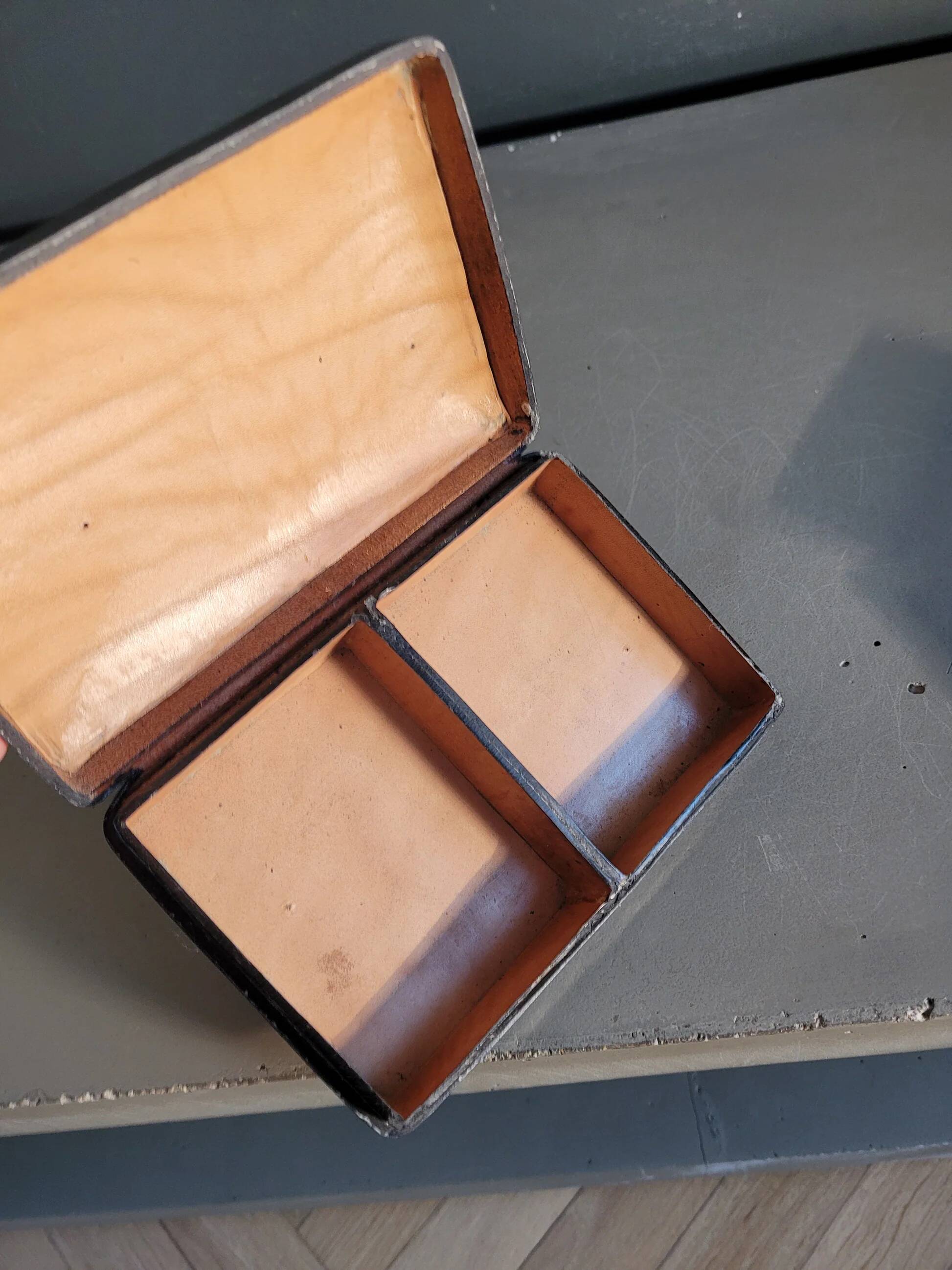 Vintage card game box FFB in genuine leather