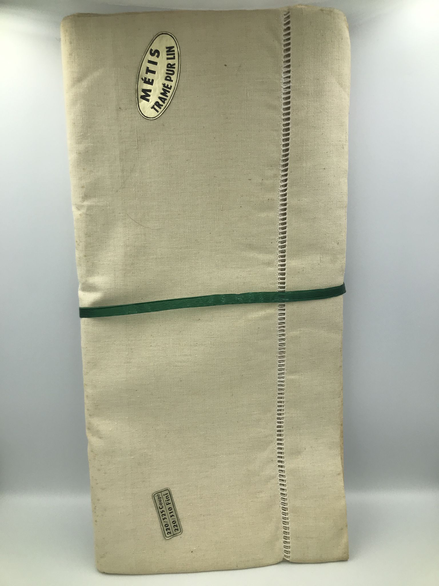 Old vintage metis drap