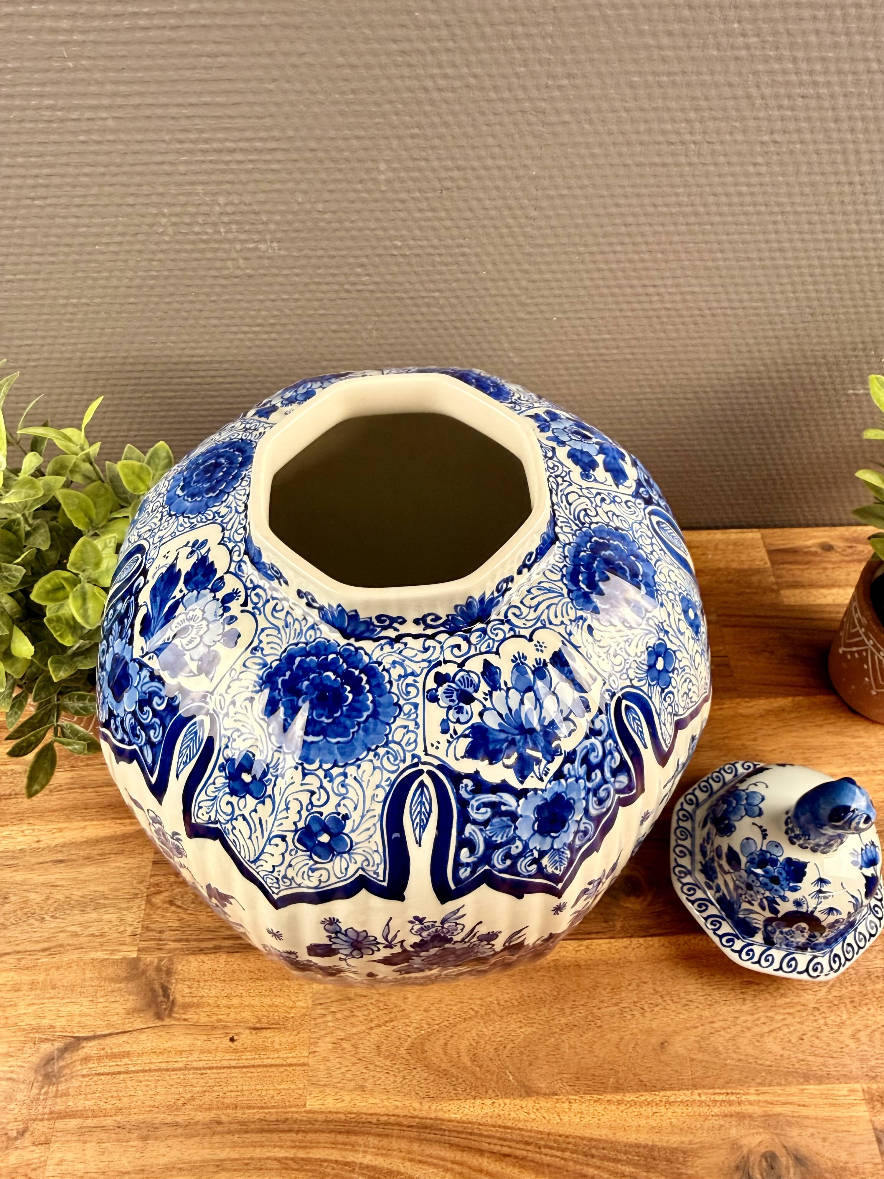Delft potiche with lid – De Porceleyne Fles – blue decoration