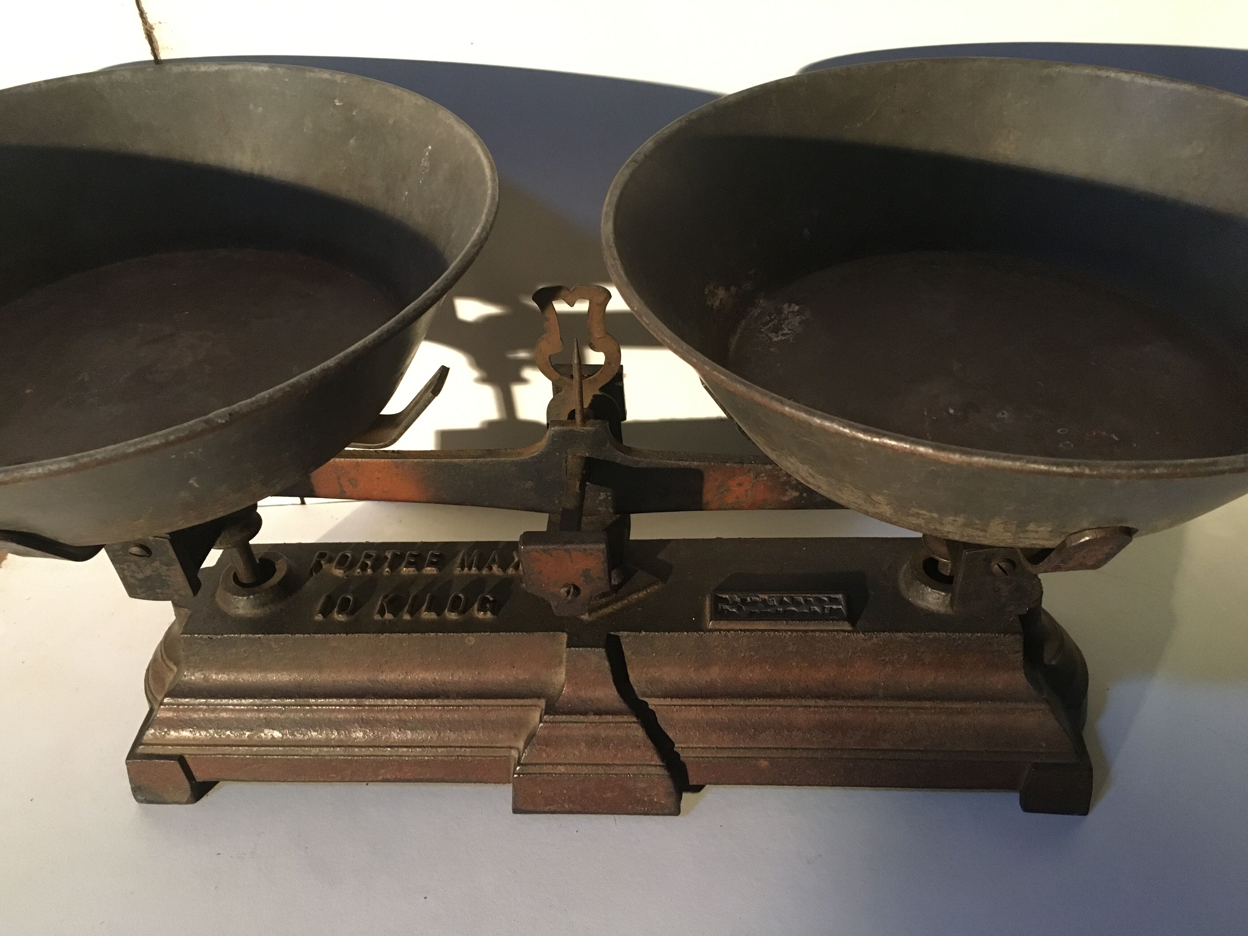 Cast iron merchant balance