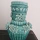 Vase ancien en barbotine bleu turquoise