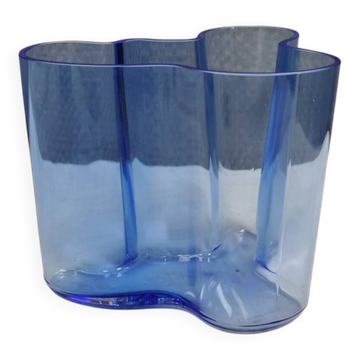 Stylish Alvar Aalto vase, Finland, estimated to be 1980-90s