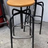 Ancien tabouret industriel