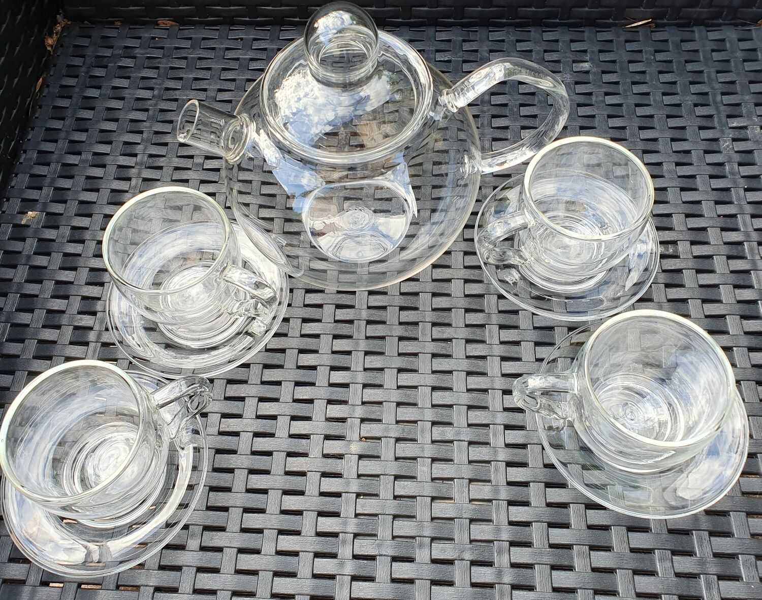 tea set: glass teapot + 4 cups + 4 saucers jeaner glas vintage