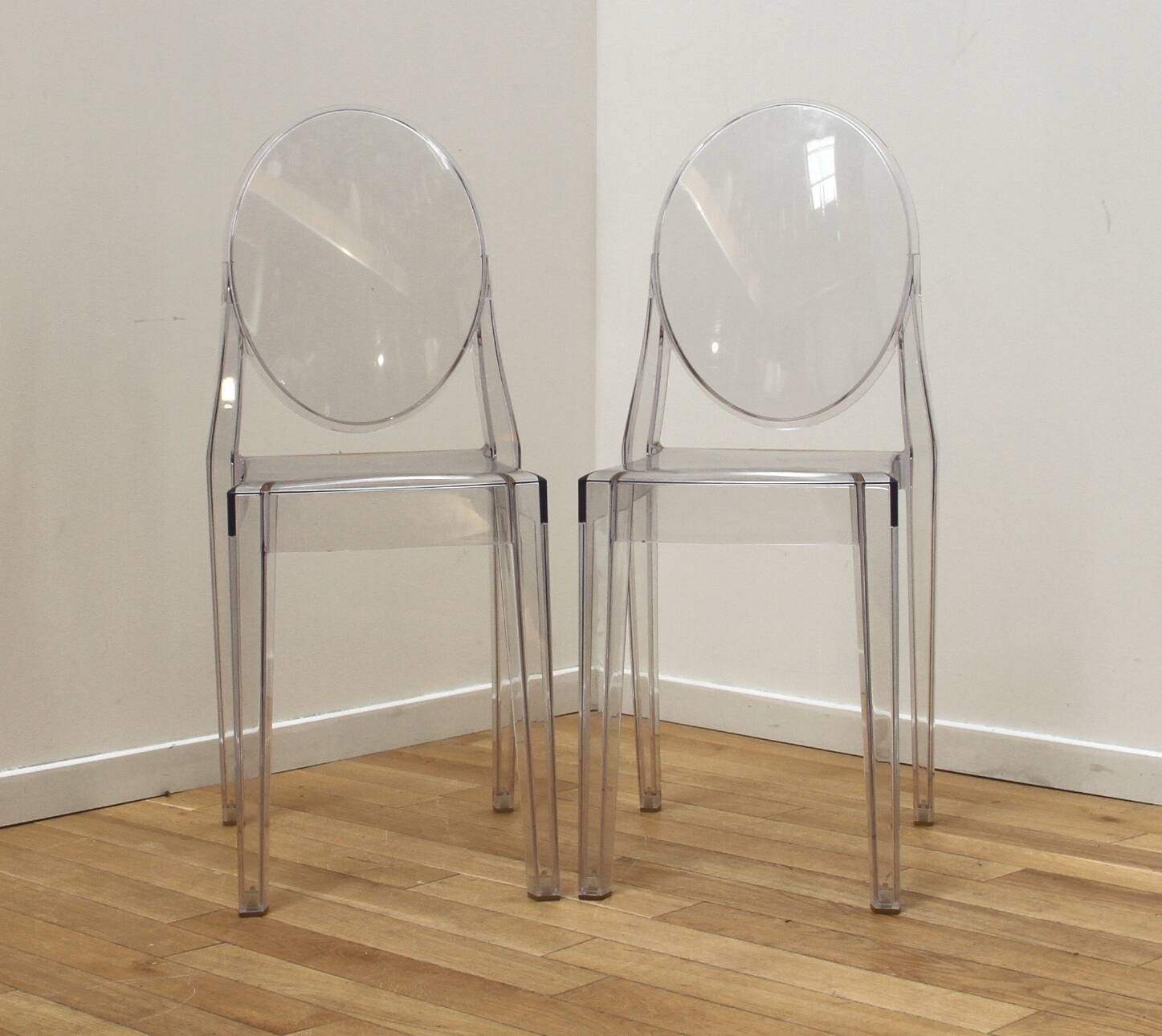 Pair of Victoria Ghost chairs, Philippe Starck
