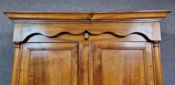 Armoire d'exception époque Empire en noyer massif époque XIXeme vers 1800