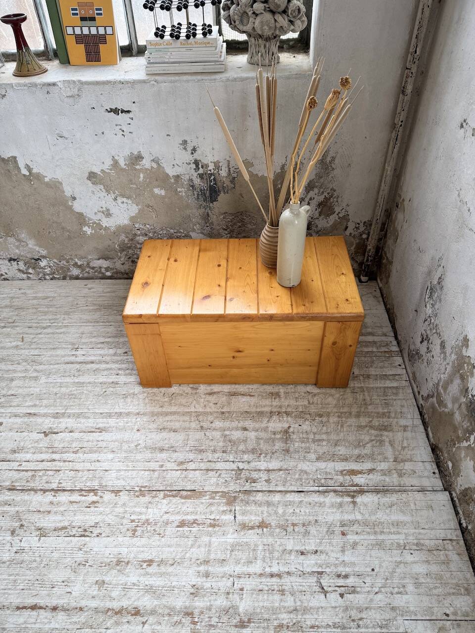 Chest or coffee table Perriand Les Arcs 1800