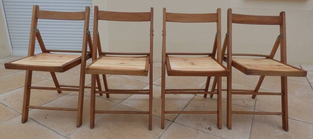 4 vintage varnished wooden folding chairs - Seats completely restored.