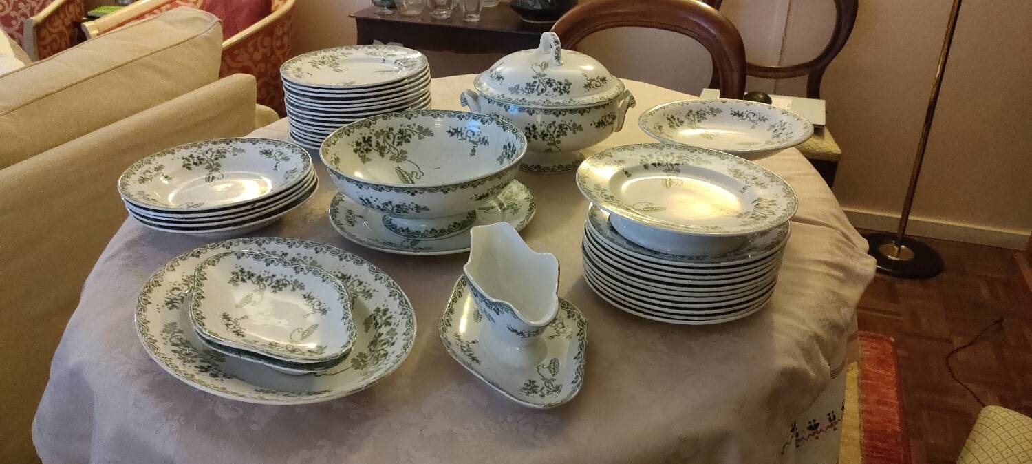 St-Amand Hamage "Modern Style" Iron Earth Dinner Service