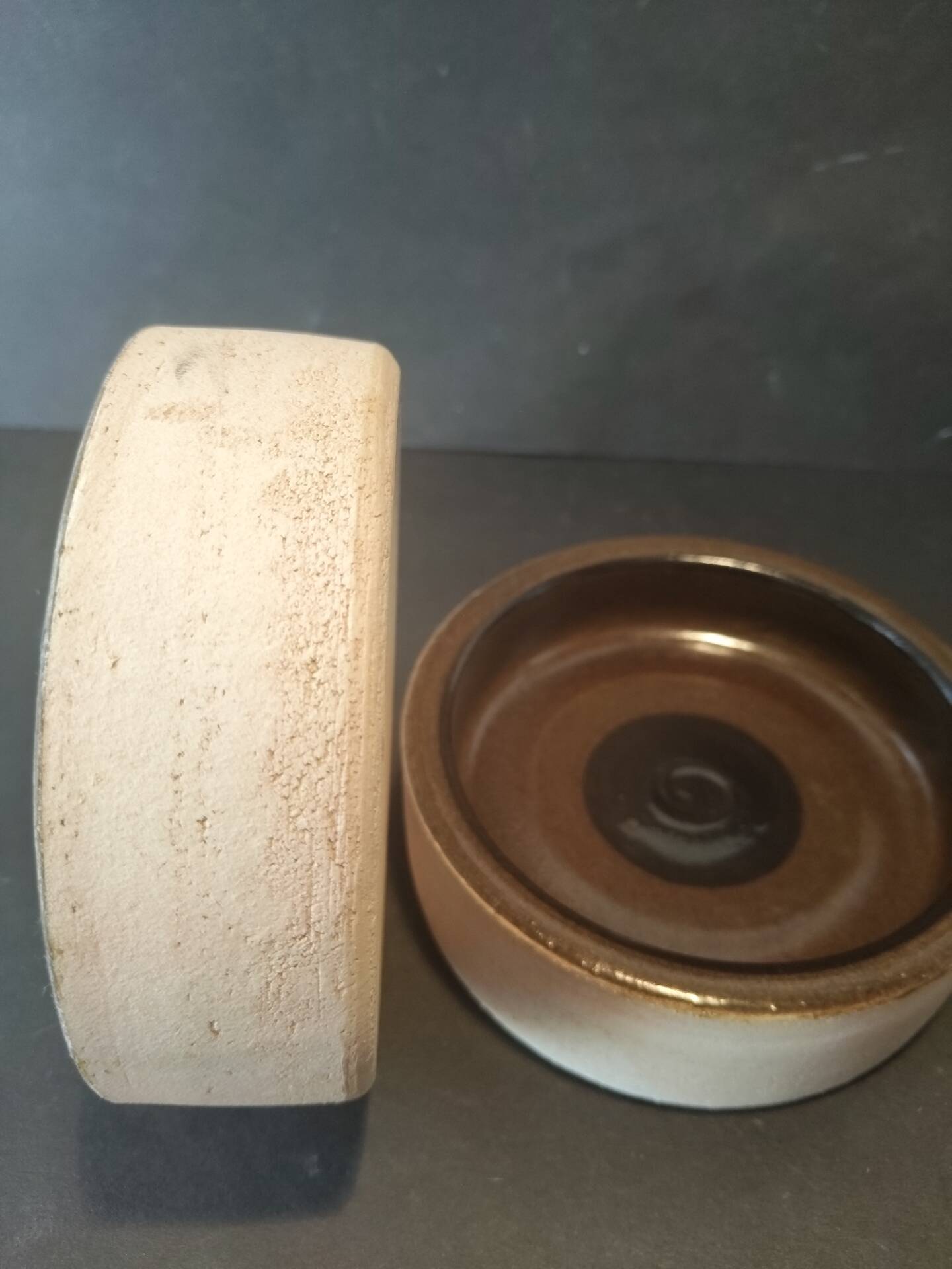 Pair of stoneware bowls by Frede Damgaard – Ebeltoft, Denmark