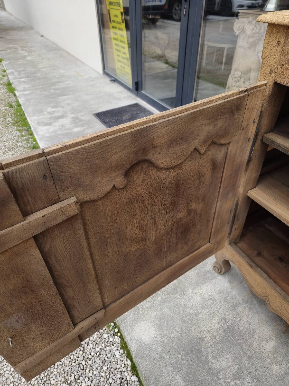 Louis XV period sideboard in solid oak Aerogommer
