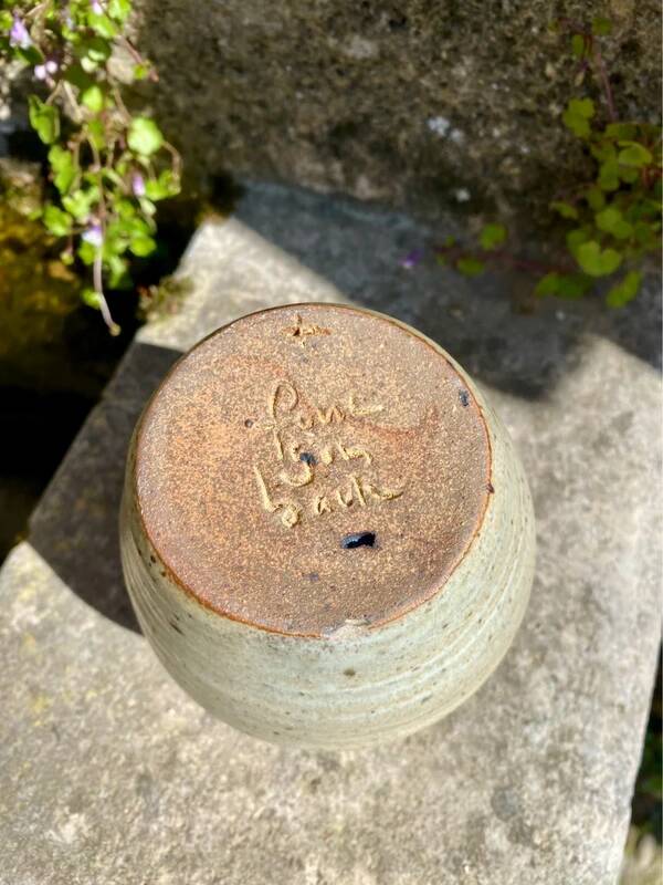Carafe en grès signée abbaye de Fontbombault