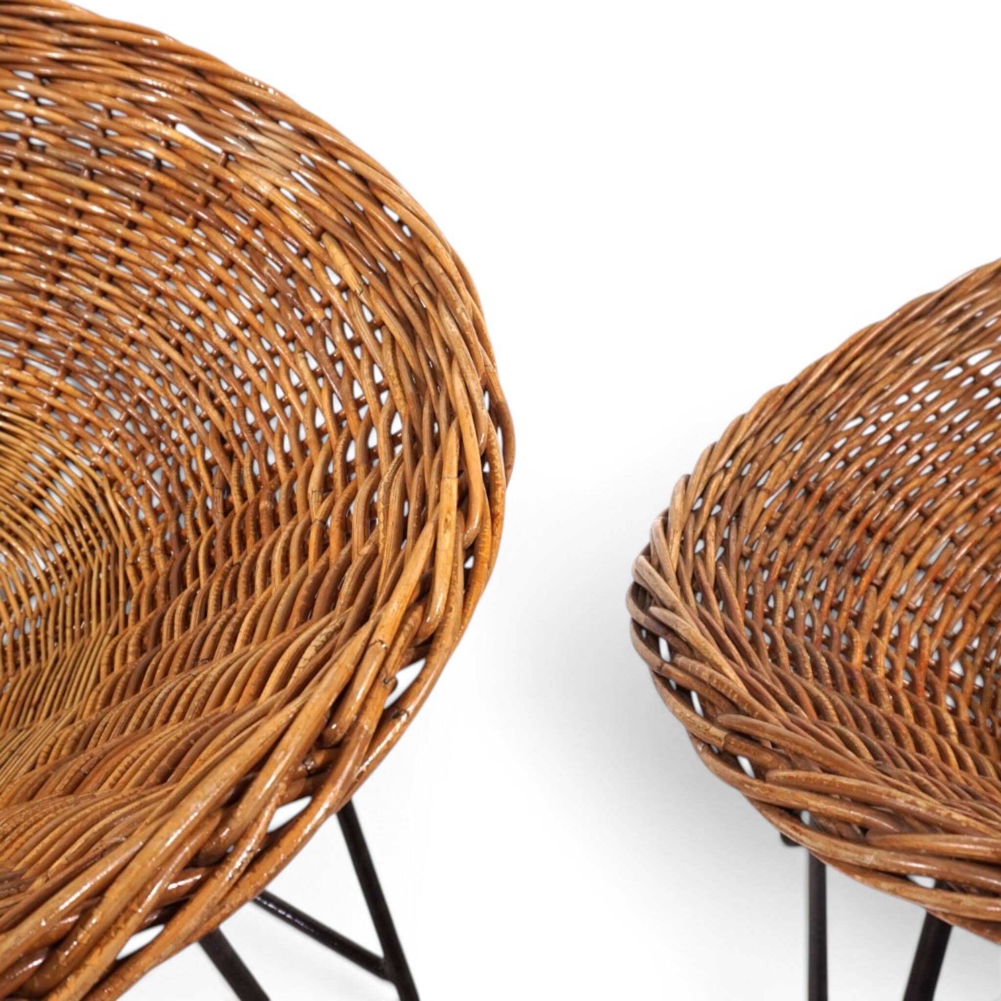 Pod Chairs – Pair of Rattan/Wicker Lounge Chairs on Metal Frame, 1970