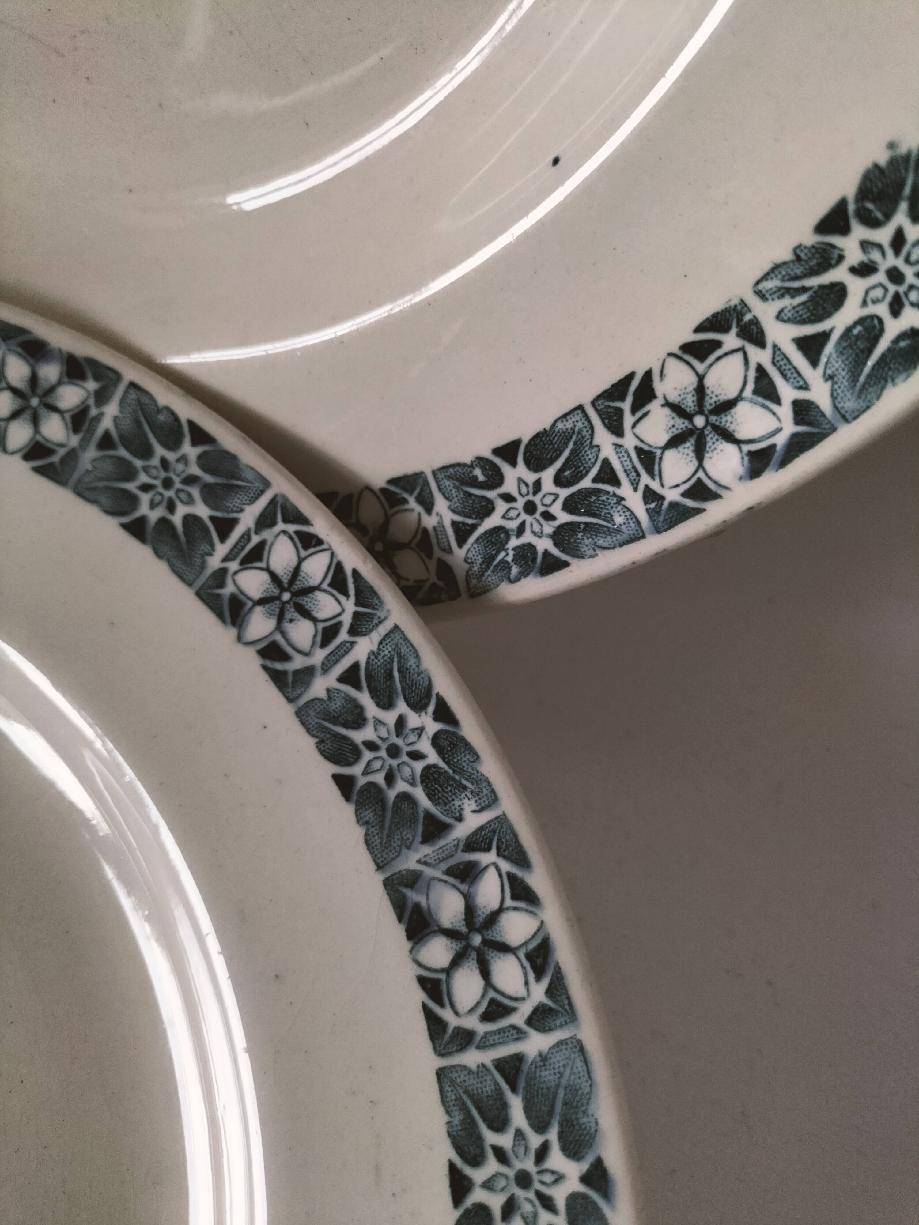 Trio of plates (2 soup plates, 1 dinner plate) Longchamp René, duck egg blue decoration