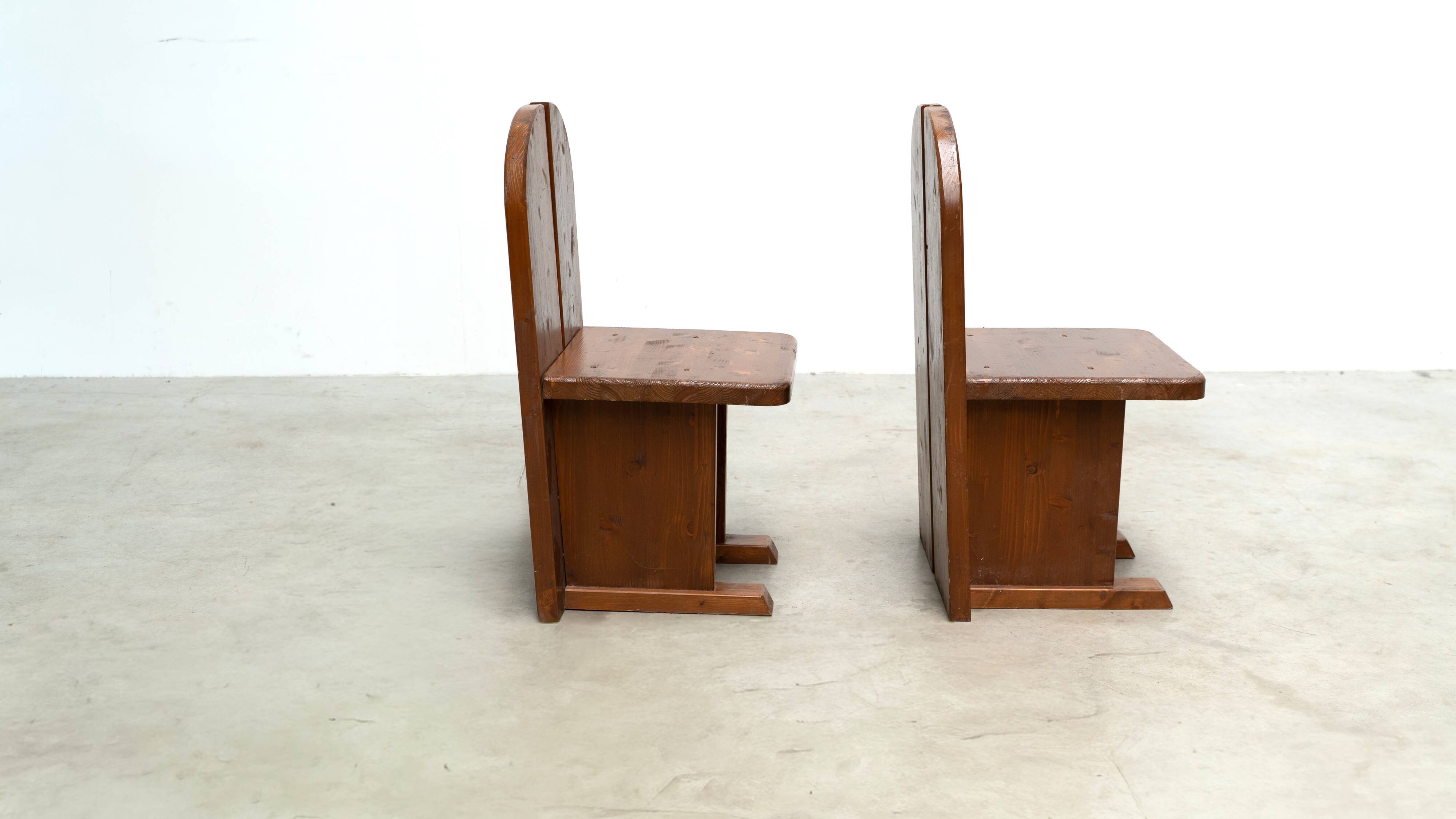 Ensemble de deux chaises de salle à manger sculpturales