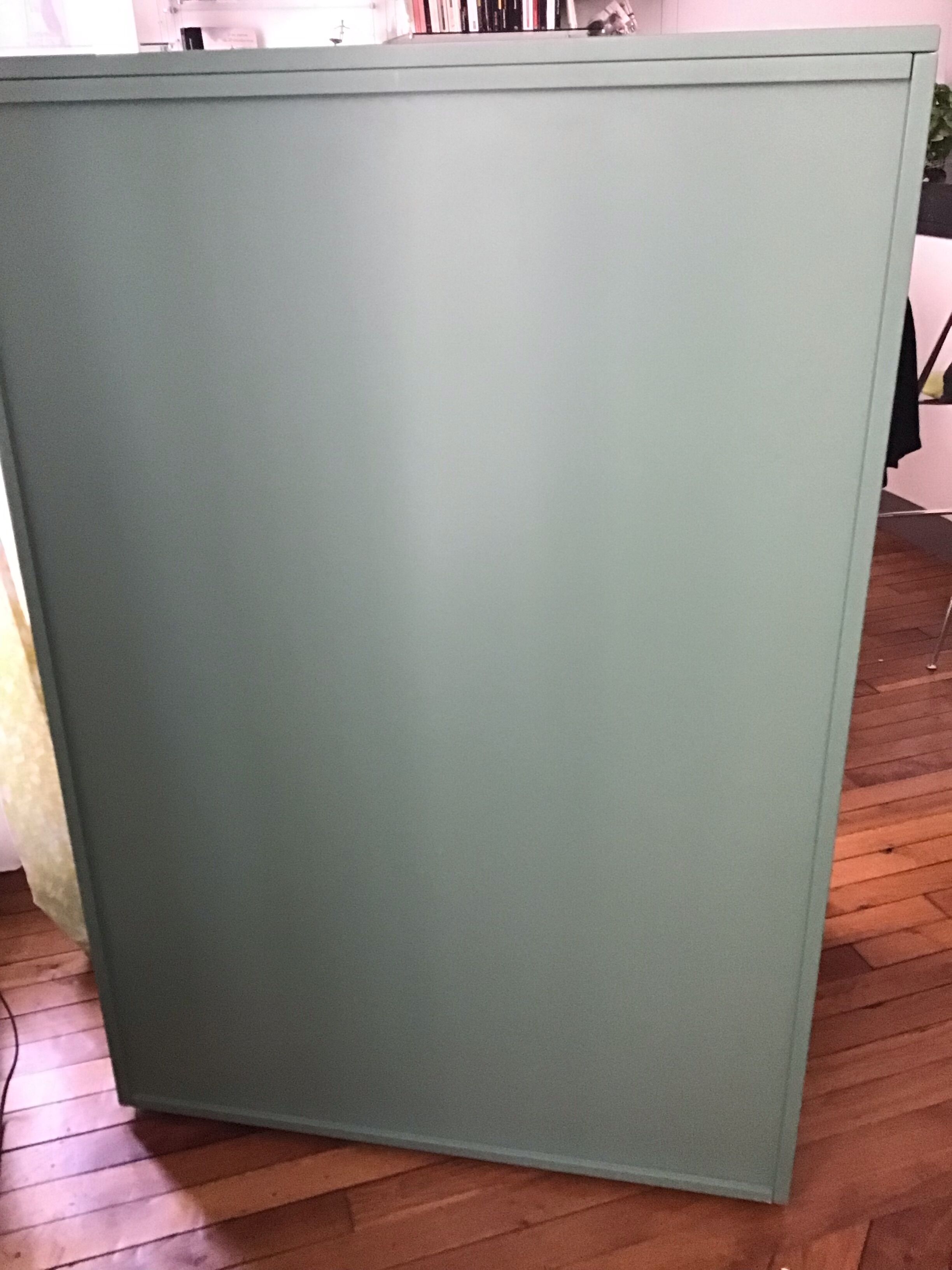 Contemporary design chest of drawers