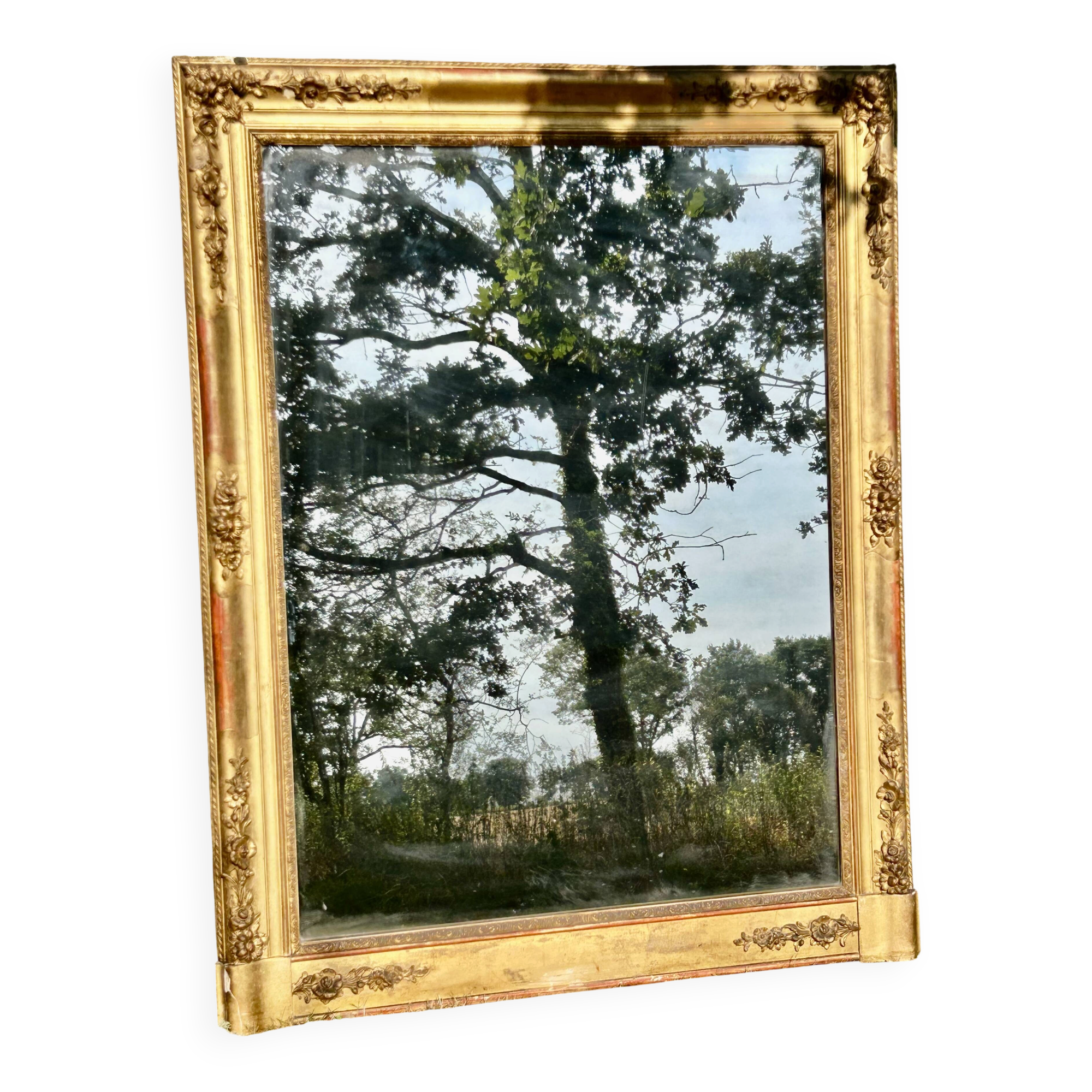 Grand miroir ancien doré à la feuille