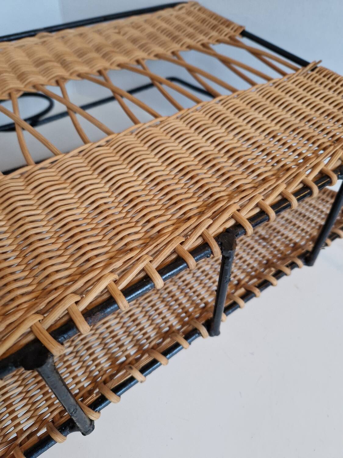 Rattan magazine holder Raoul Guys