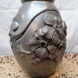 Art Deco vase in repoussé pewter by René Sitoleux circa 1940