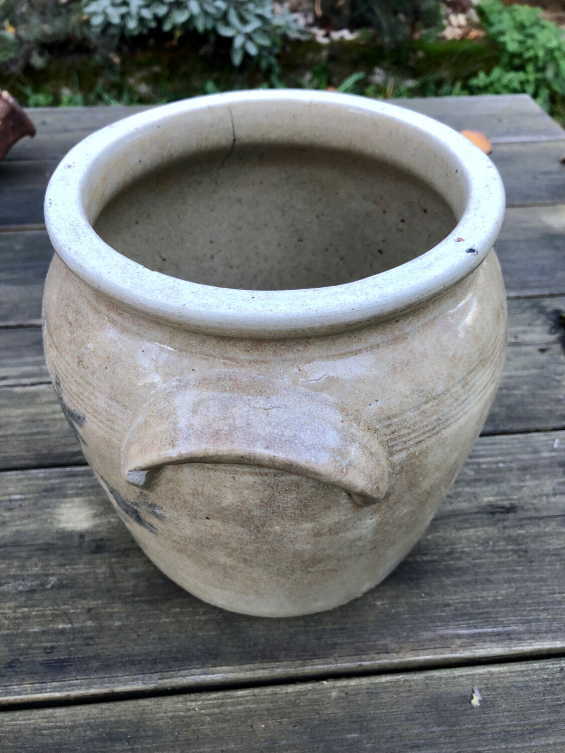 Glazed stoneware pot