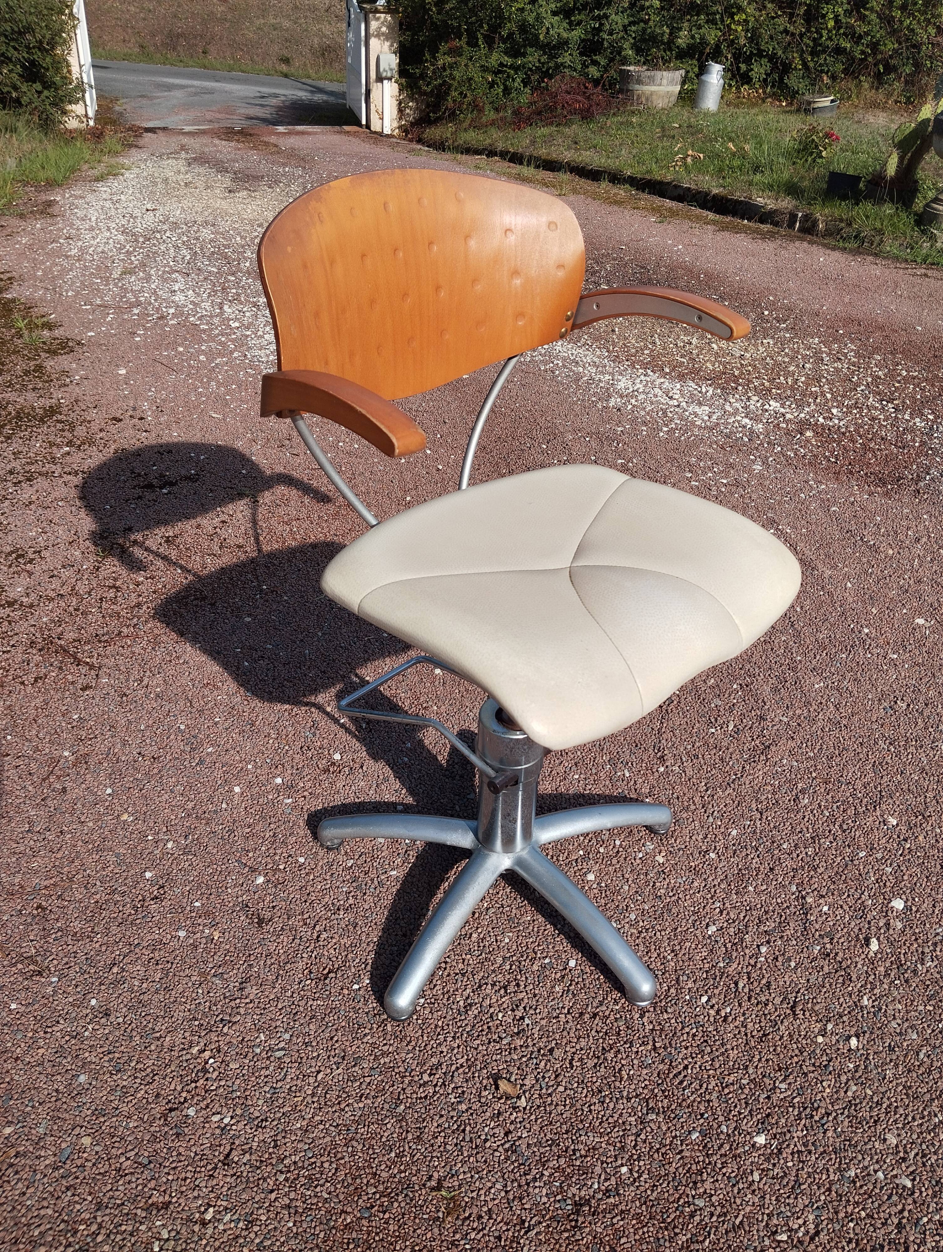 Hairdresser's chair