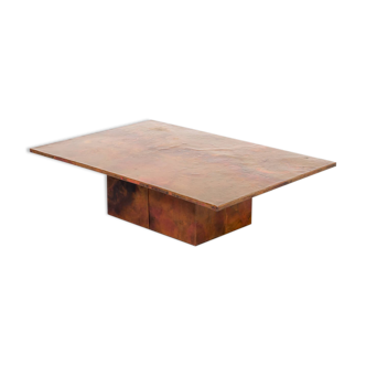 Table basse gravée en cuivre