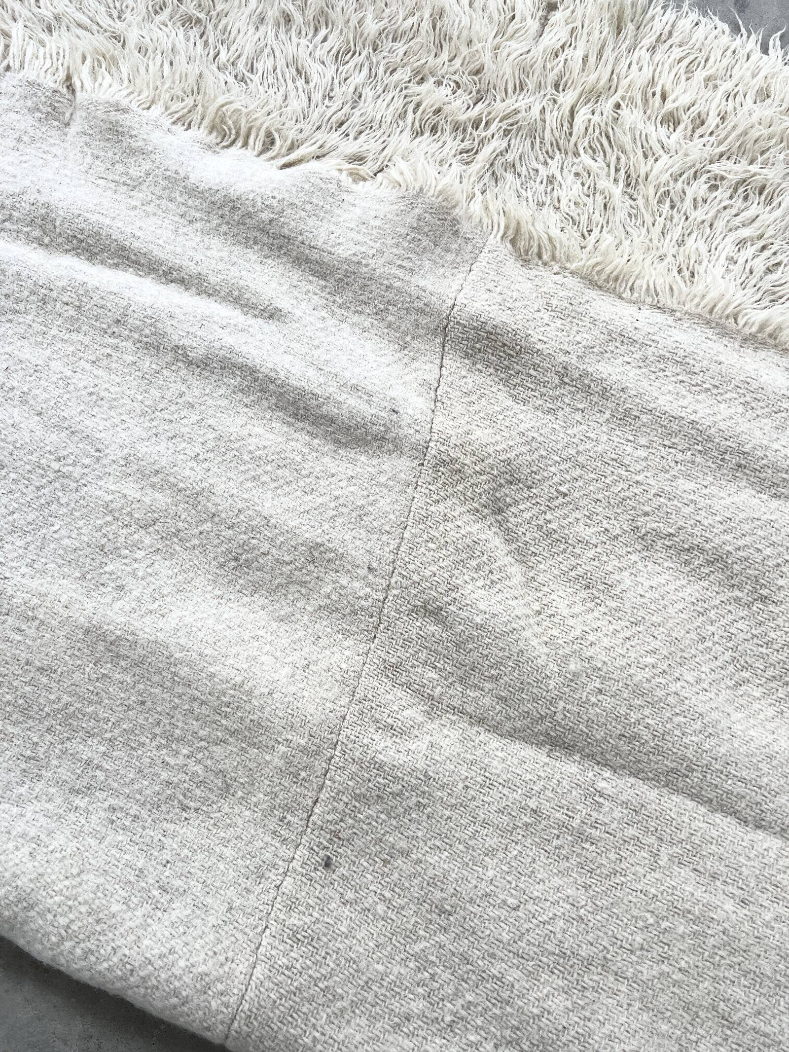 Tapis Flokati vintage pure laine vierge carré 210 × 210 cm années 70