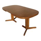 Extendable oak table