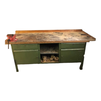Industrial carpenter workbench