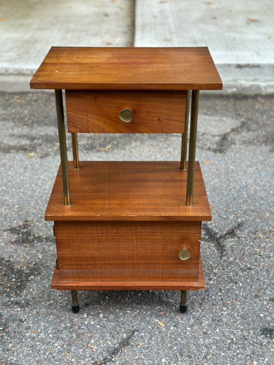 Mid-Century bedside table in solid teak/mahogany with brass, 1960.