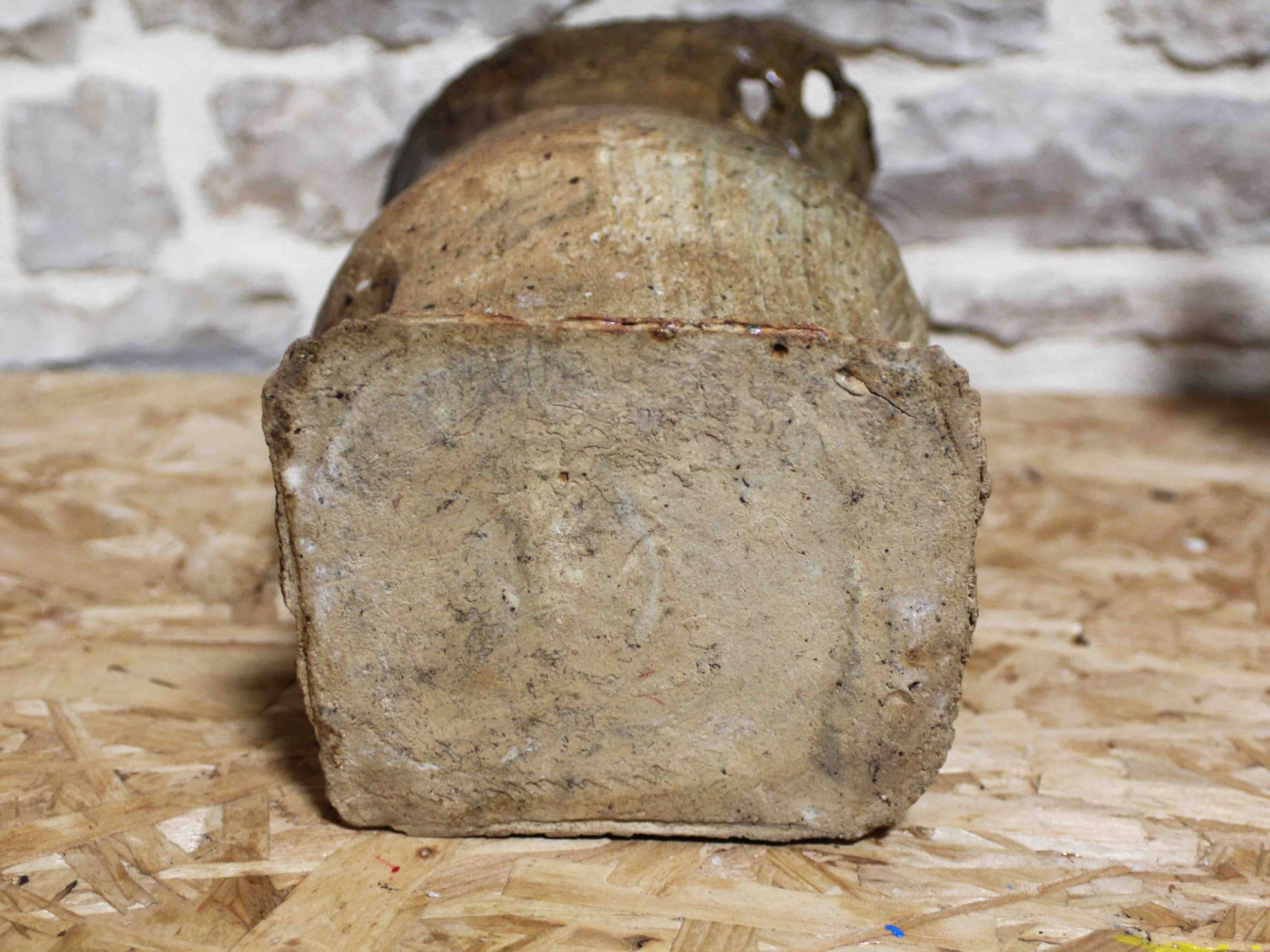 Vase made from a slab of scarified stoneware