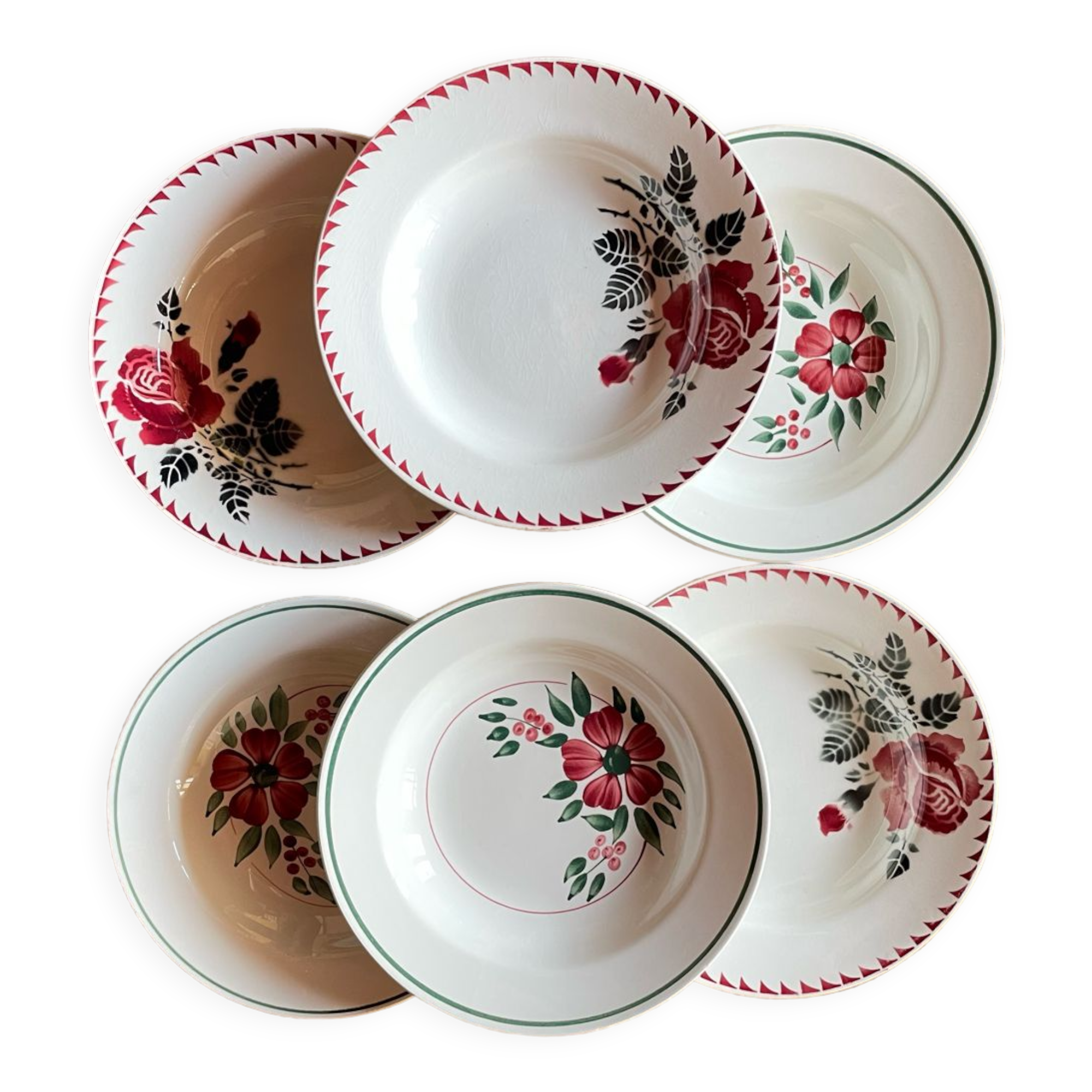 Mismatched plates l'Amandinoise