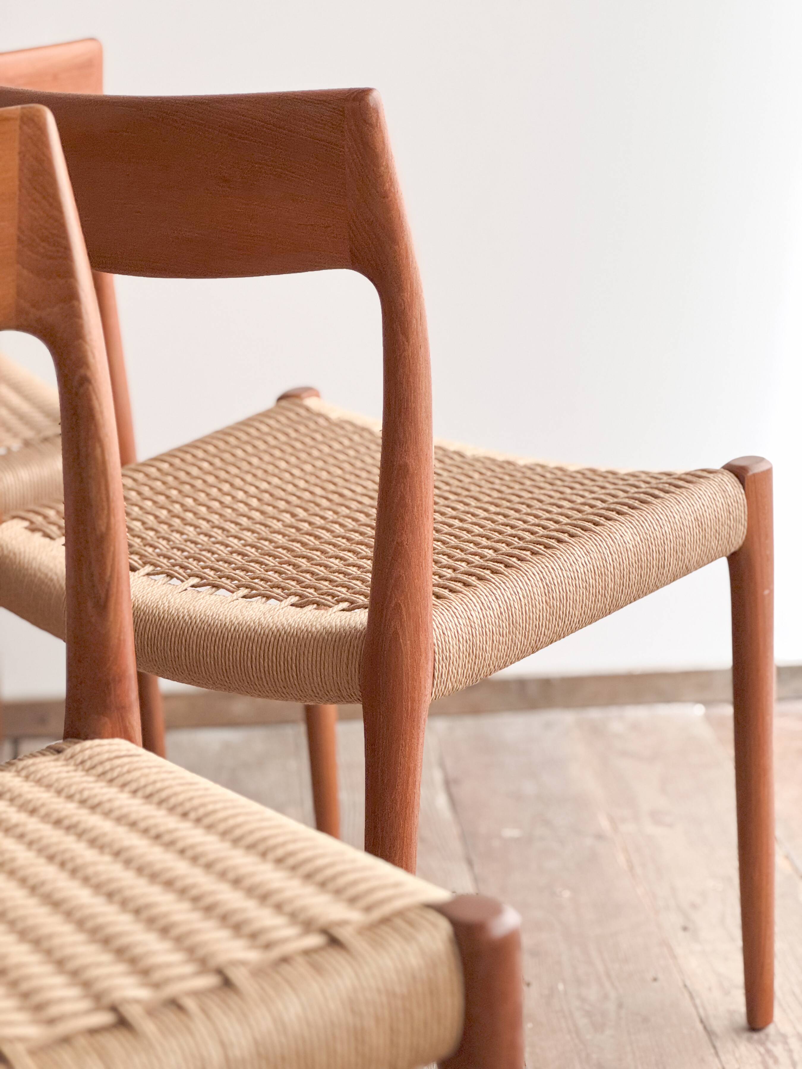 Chaises danoises en teck Mid-Century par Niels O. Møller # 77, set de 4