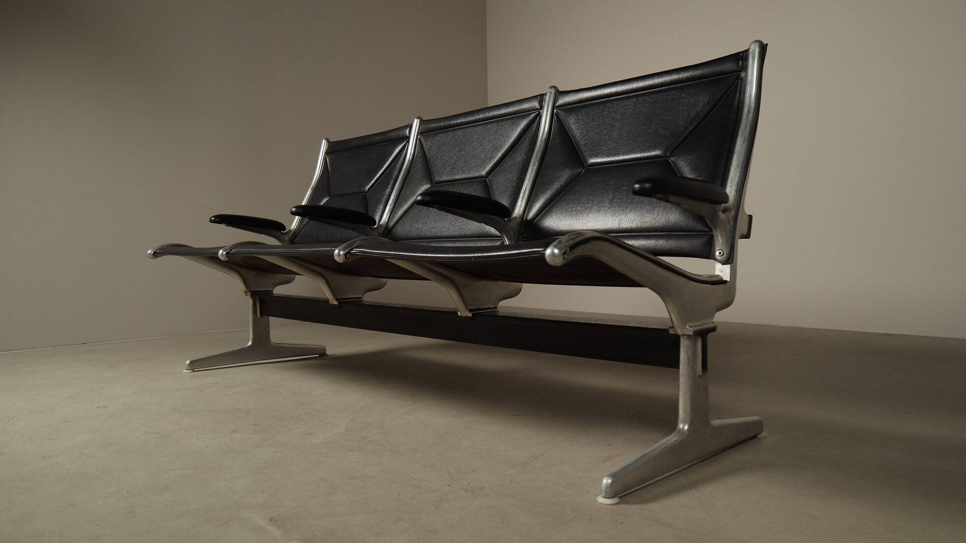 Tandem Sling bench by Charles & Ray Eames, 1962