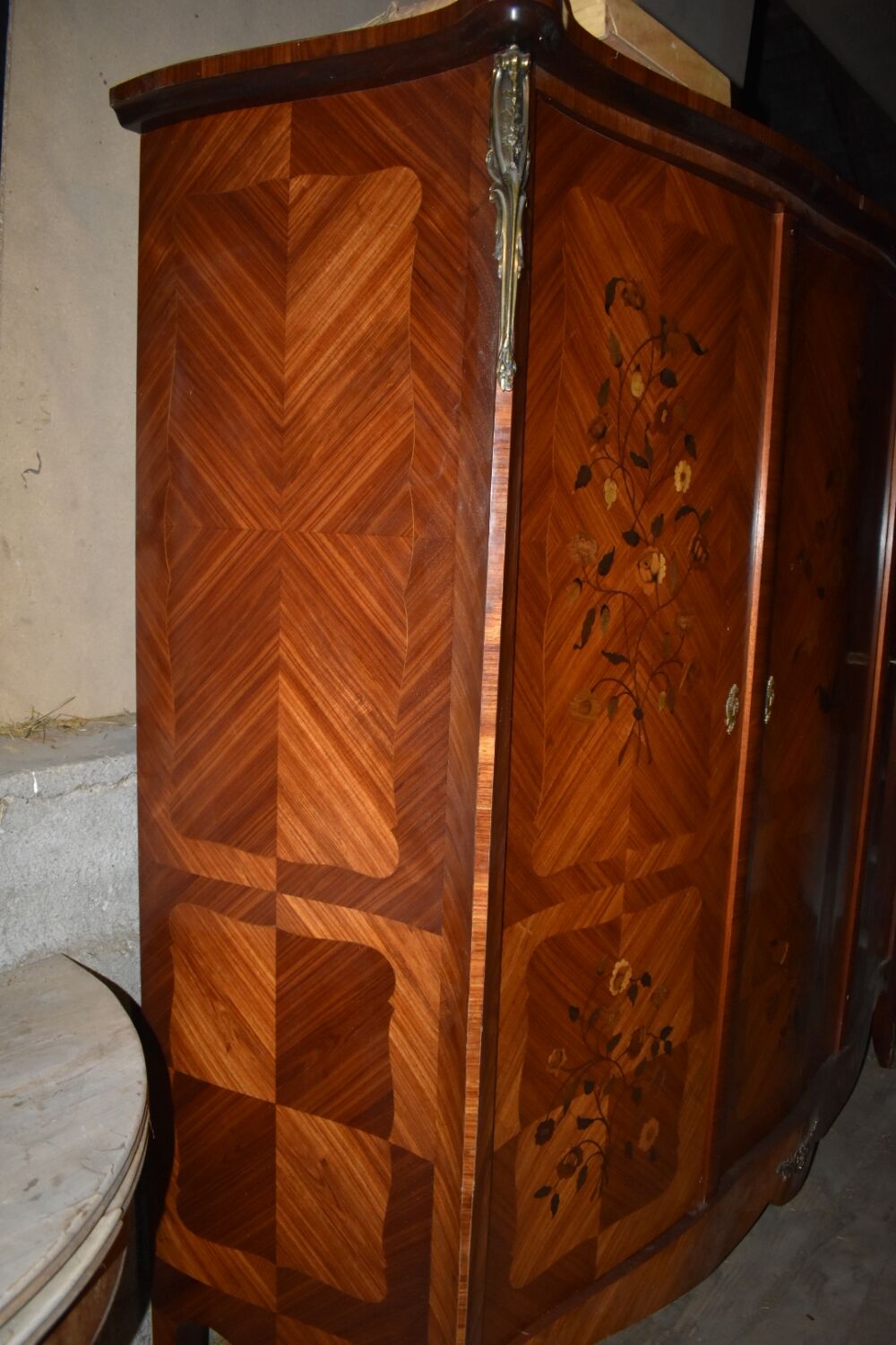 Furniture cabinet of France style Louis XV
