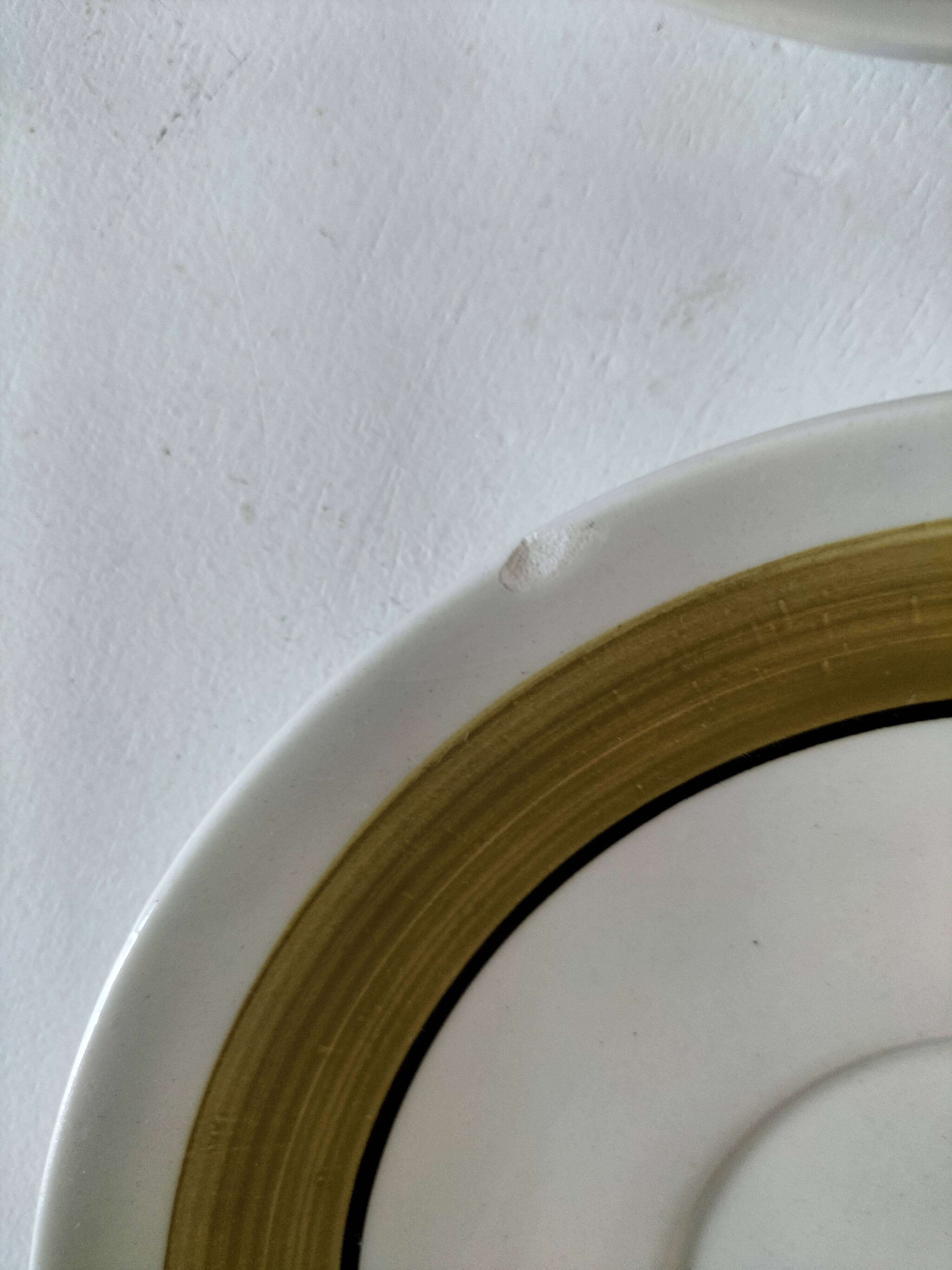 Ensemble de 4 grandes tasses vintage et 6 sous-tasses graphiques
