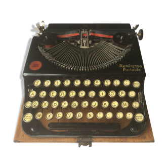 Machine à écrire ancienne Remington portable