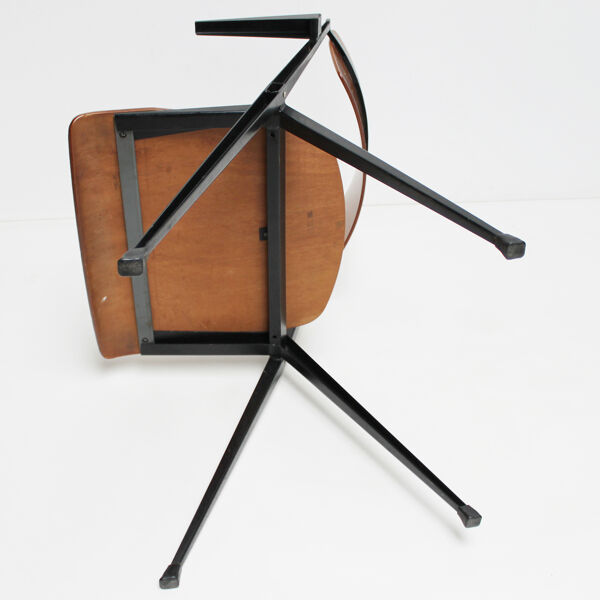 Fauteuil pyramidal par Wim Rietveld pour De Cirkel