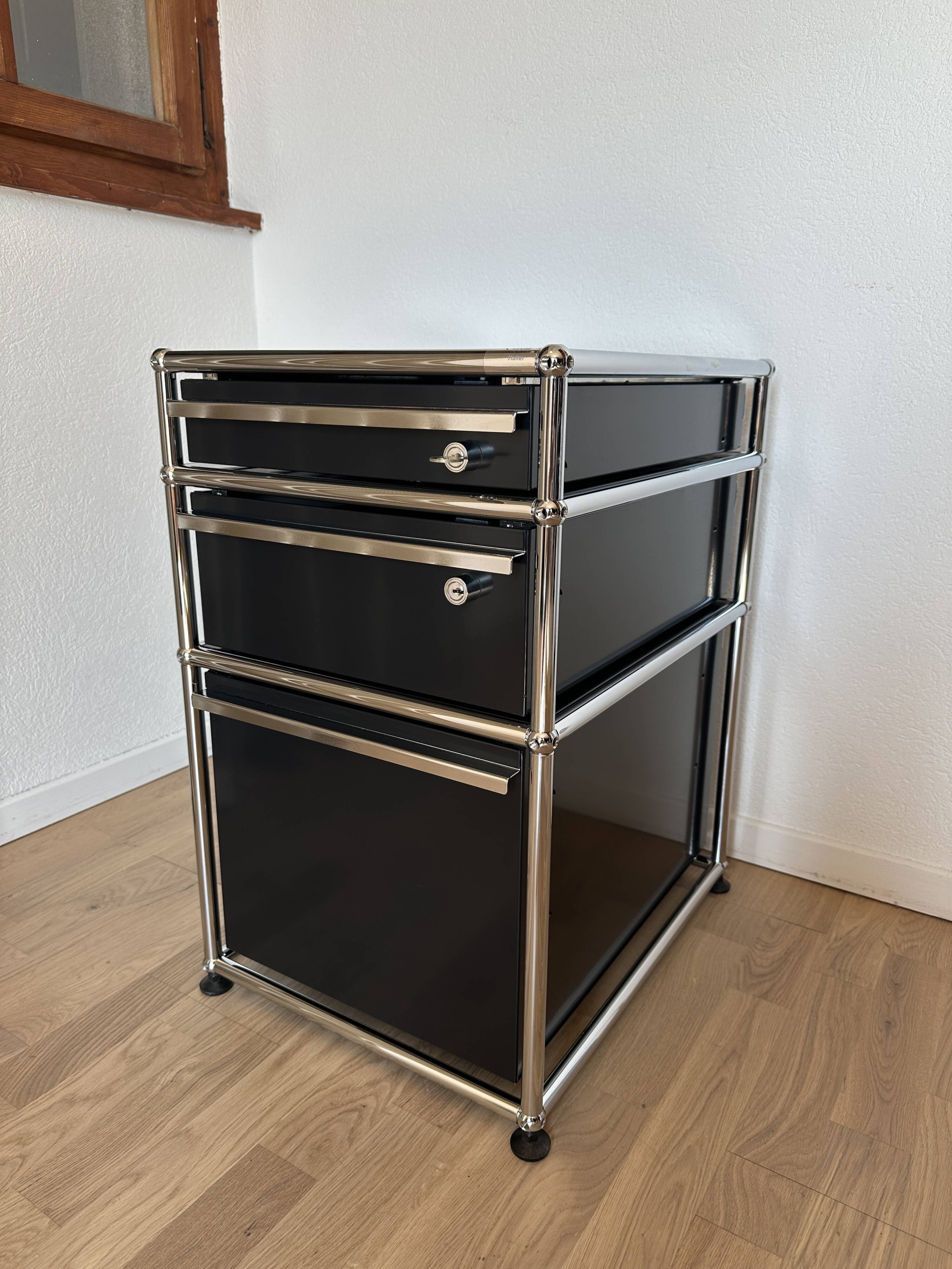 USM Haller cabinet in Graphite Black