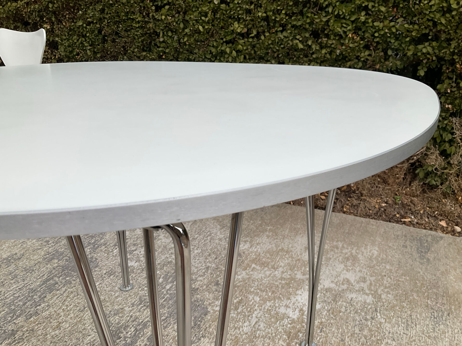 Dining table "Ellipse" by Arne Jacobsen for Fritz Hansen