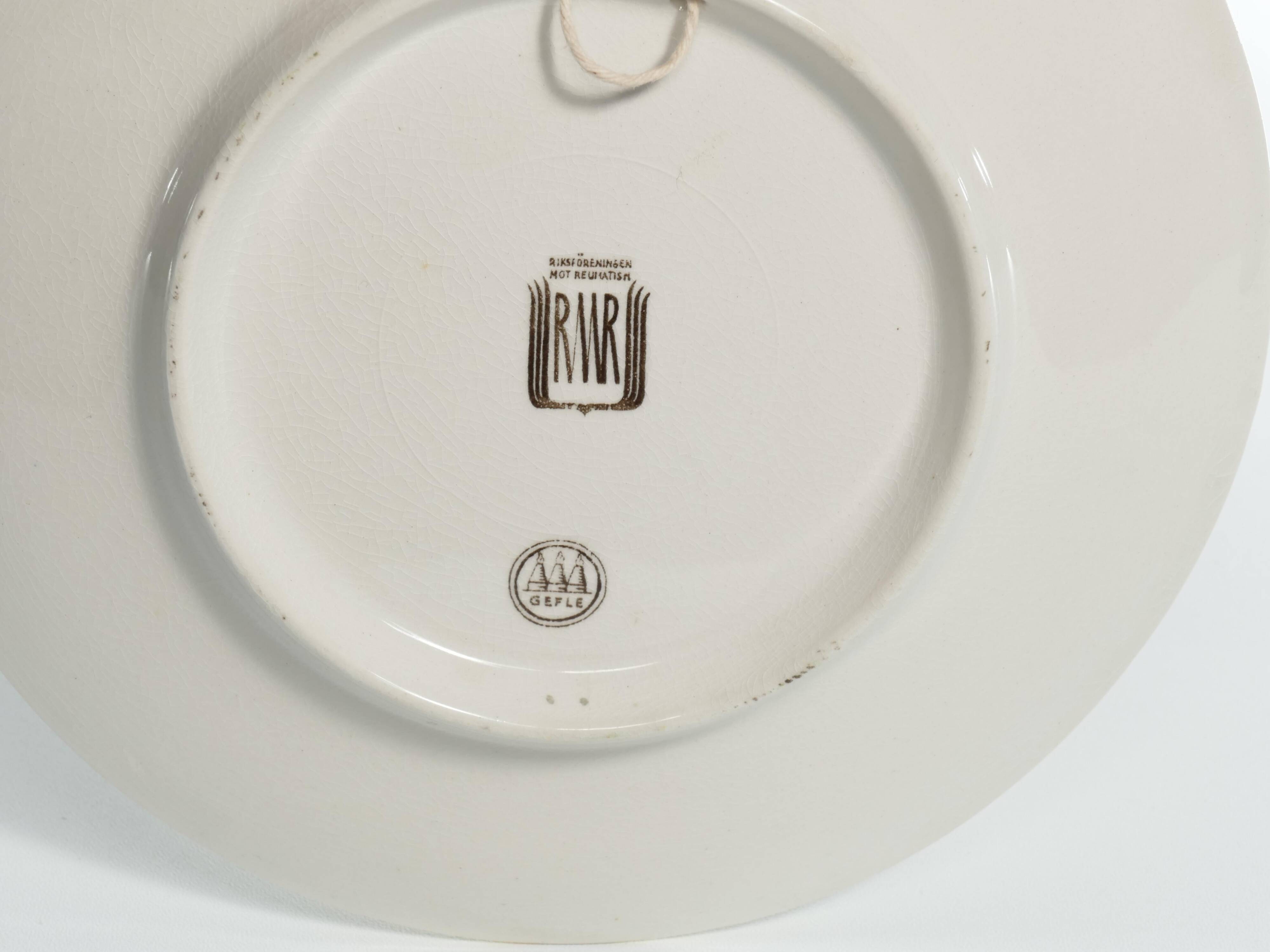 Swedish Grace Plates with Ulriksdal Palace in Yellow and Green by Gefle 1951