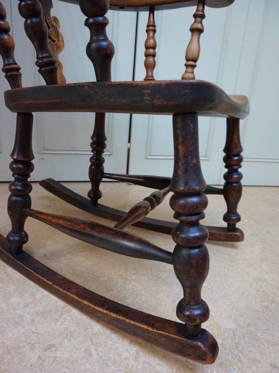 Chaise à Bascule Windsor Antique du 19ème Siècle