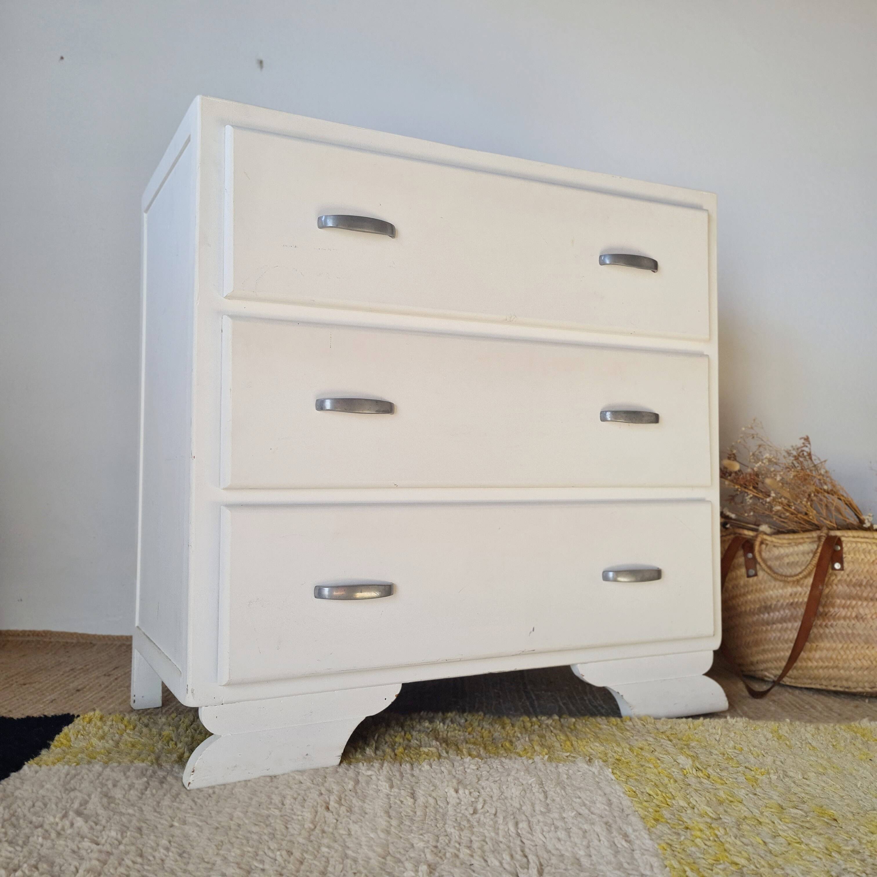 White vintage commode from the 1960s.