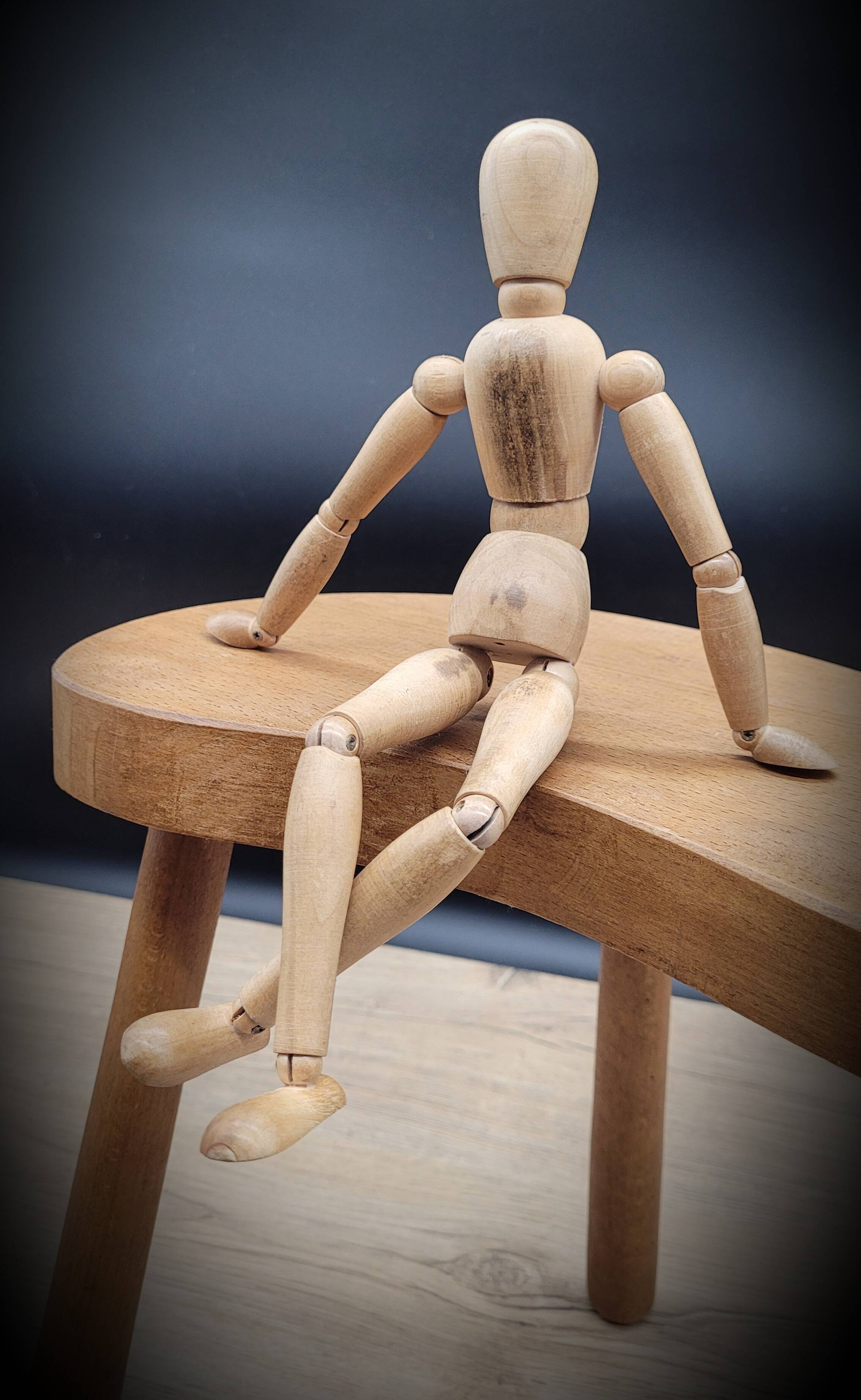 Bean tripod stool