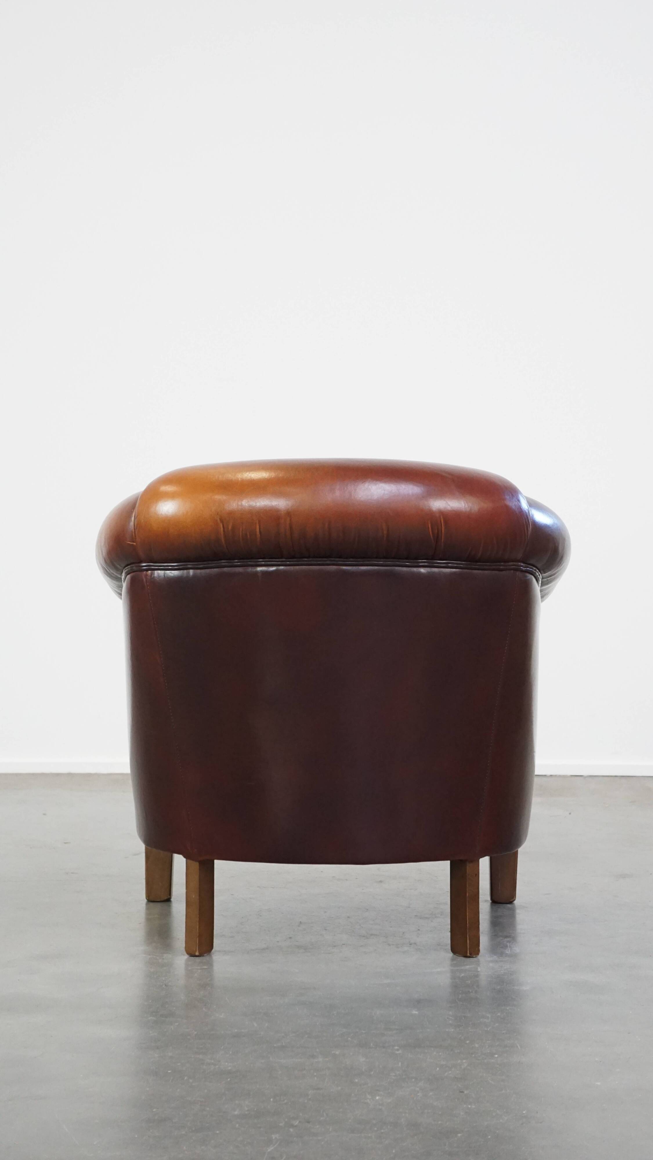 Correctly finished sheep leather club chair