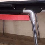 Table manufactured by Lafa formica extendable