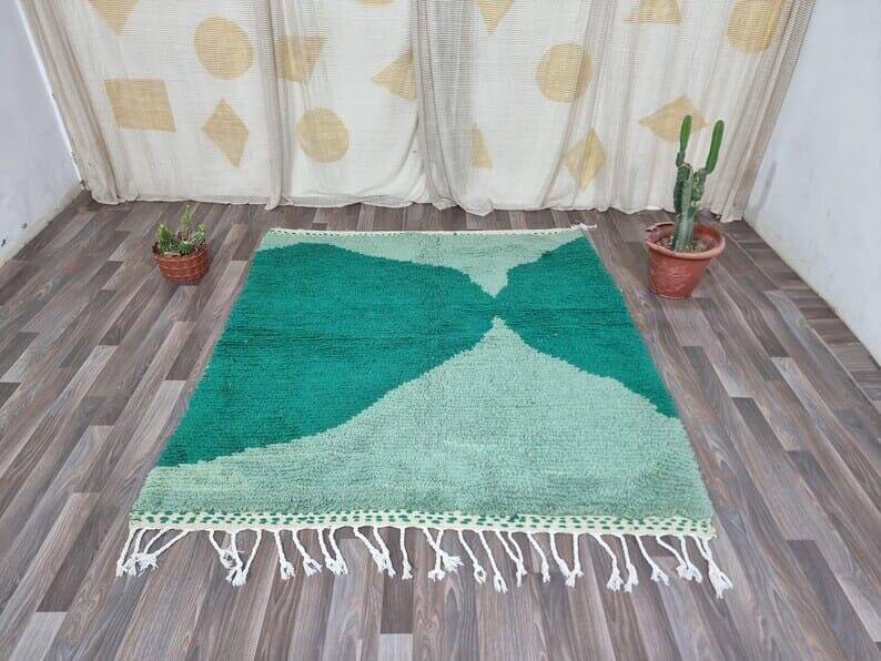 Handmade traditional Beni Ourain Berber rug, size 100 x 200 cm.